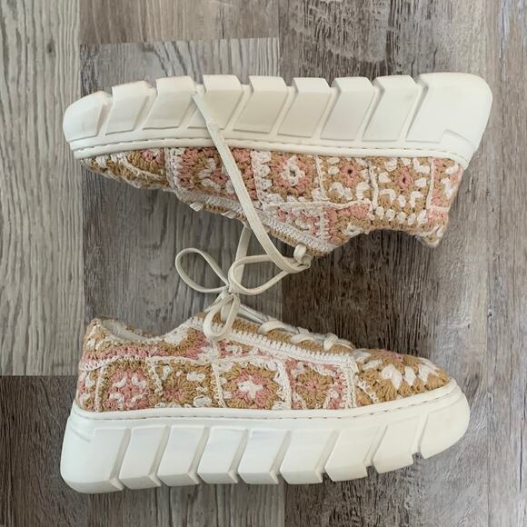Free People Beau Crochet Sneakers 37 US 6.5 Beige Pink Chunky Sole Cottagecore - Picture 6 of 9